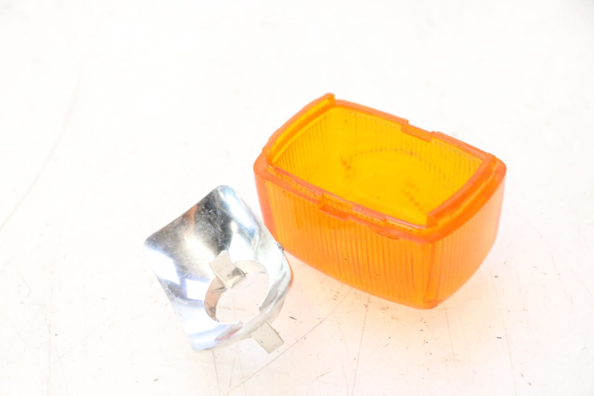 photo de CABOCHON CLIGNOTANT ARRIERE DROIT YAMAHA SLIDER 50 (1999 - 2004) - Points de fixation