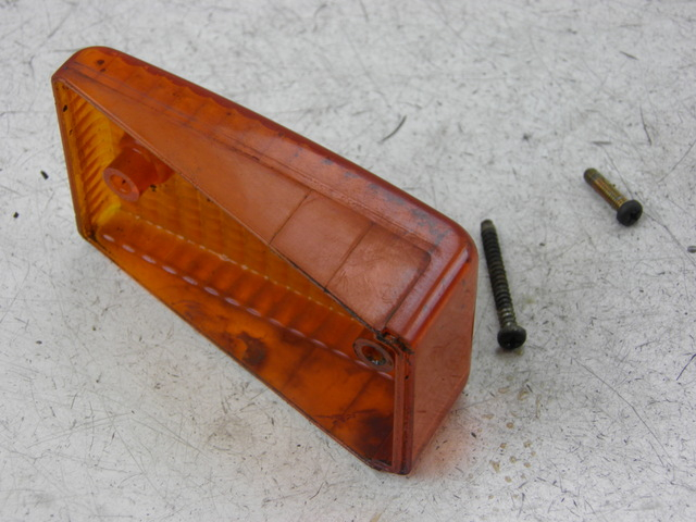 photo de CABOCHON CLIGNOTANT ARRIERE GAUCHE YAMAHA XJ F 900 (1983 - 1994)