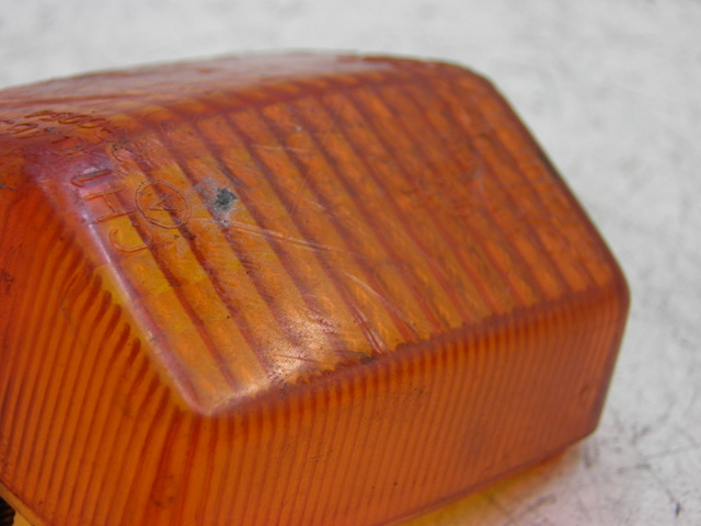 photo de CABOCHON CLIGNOTANT AVANT DROIT HONDA CB 500 (1993 - 1996)