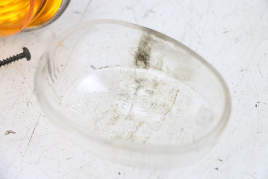 photo de CABOCHON CLIGNOTANT AVANT GAUCHE YAMAHA BW'S EASY 50 (2013 - 2016) - Gros plan technique