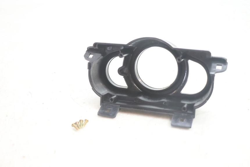photo de CABOCHON COMPTEUR KYMCO AGILITY 4T 50 (2018 - 2022) - Points de fixation
