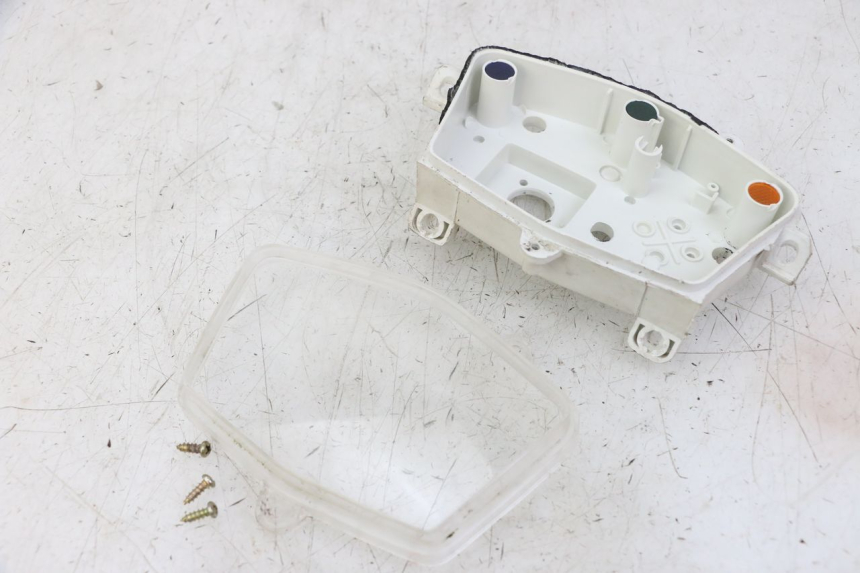 photo de CABOCHON COMPTEUR PEUGEOT KISBEE 4T 50 (2018 - 2022) - Vue principale