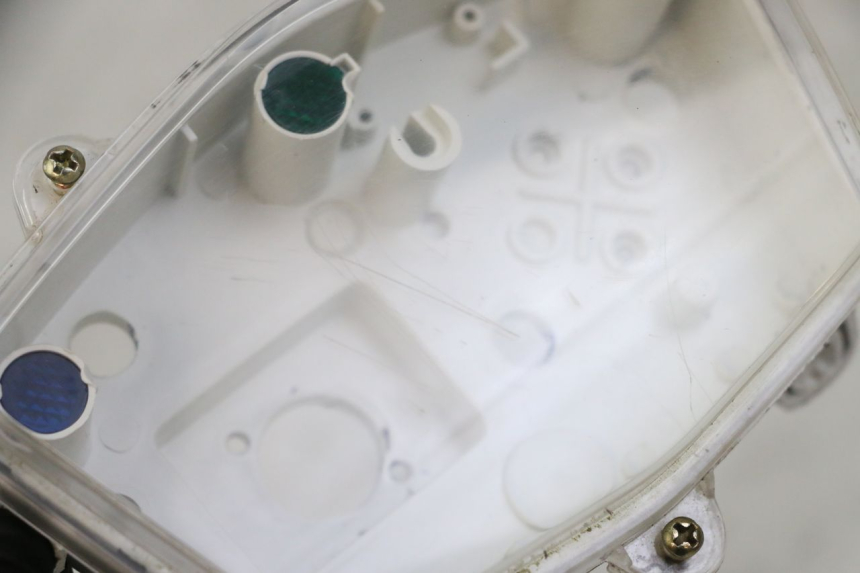 photo de CABOCHON COMPTEUR PEUGEOT KISBEE 4T 50 (2018 - 2022) - Détail de la pièce