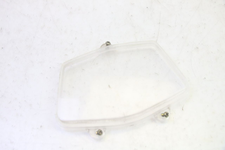 photo de CABOCHON COMPTEUR PEUGEOT KISBEE 4T 50 (2018 - 2022) - Zoom état d’usage