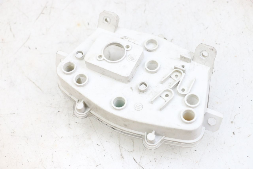 photo de CABOCHON COMPTEUR PEUGEOT KISBEE 4T 50 (2018 - 2022) - Autre angle de vue