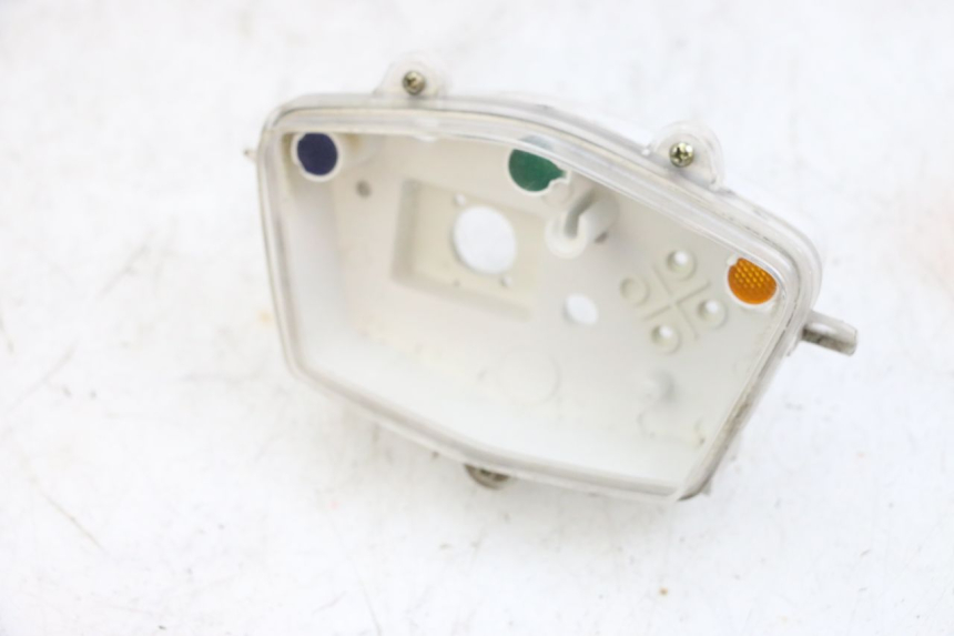 photo de CABOCHON COMPTEUR PEUGEOT KISBEE 4T 50 (2018 - 2022) - Gros plan technique