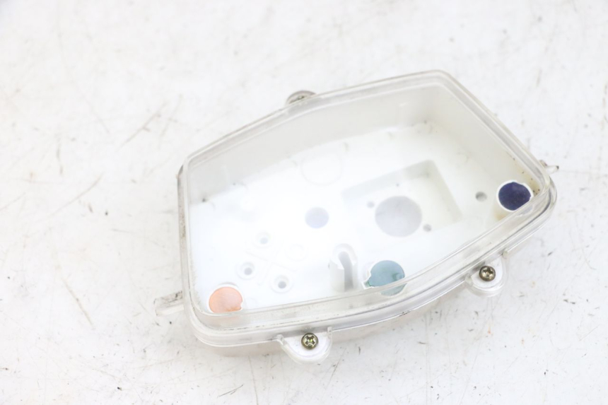 photo de CABOCHON COMPTEUR PEUGEOT KISBEE 4T 50 (2018 - 2022) - État de surface