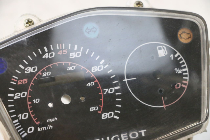 photo de CABOCHON COMPTEUR PEUGEOT KISBEE 4T 50 (2018 - 2022) - Détails caractéristiques