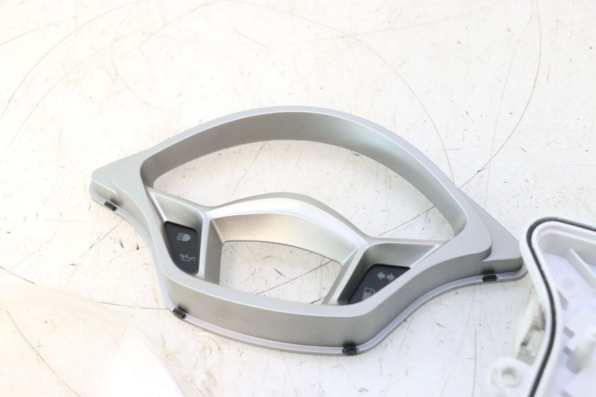 photo de CABOCHON COMPTEUR PIAGGIO LIBERTY IGET 4T 50 (2021 - 2025) - Autre angle de vue