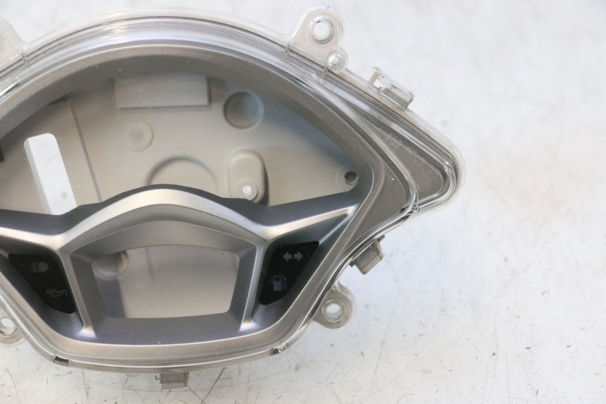 photo de CABOCHON COMPTEUR PIAGGIO LIBERTY IGET 4T 50 (2021 - 2025) - Points de fixation