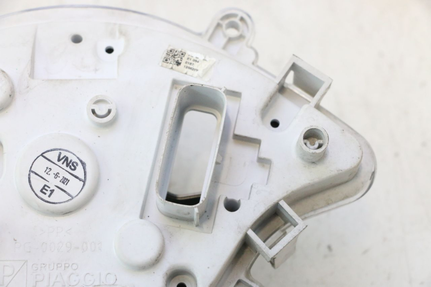 photo de CABOCHON COMPTEUR PIAGGIO LIBERTY IGET 4T 50 (2021 - 2025) - Marquages et références