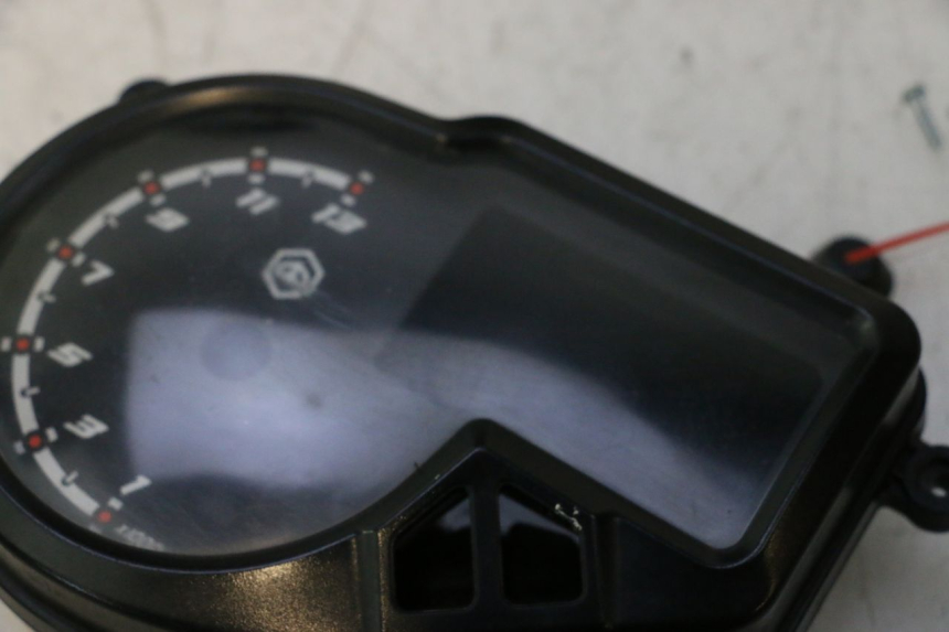 photo de CABOCHON COMPTEUR PIAGGIO NRG POWER PUREJET 50 (2018 - 2021) - Zoom état d’usage