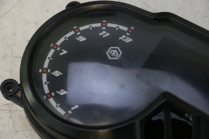 photo de CABOCHON COMPTEUR PIAGGIO NRG POWER PUREJET 50 (2018 - 2021) - Autre angle de vue