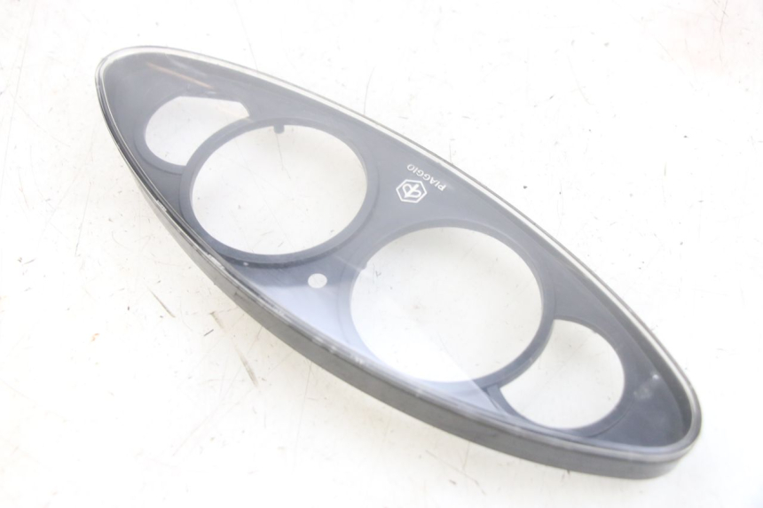 photo de CABOCHON COMPTEUR PIAGGIO X9 125 (2000 - 2003) - Gros plan technique