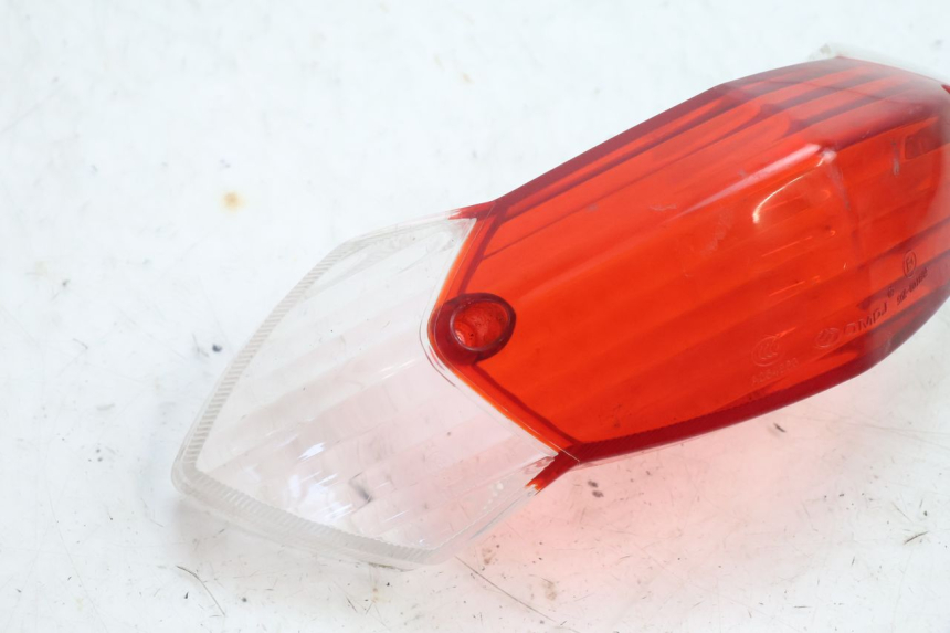 photo de CABOCHON FEU ARRIERE PEUGEOT KISBEE 2T 50 (2010 - 2017) - Détail de la pièce