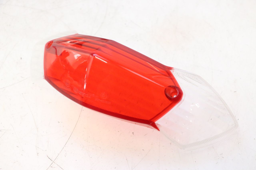 photo de CABOCHON FEU ARRIERE PEUGEOT KISBEE 4T 50 (2023 - 2026) - Points de fixation