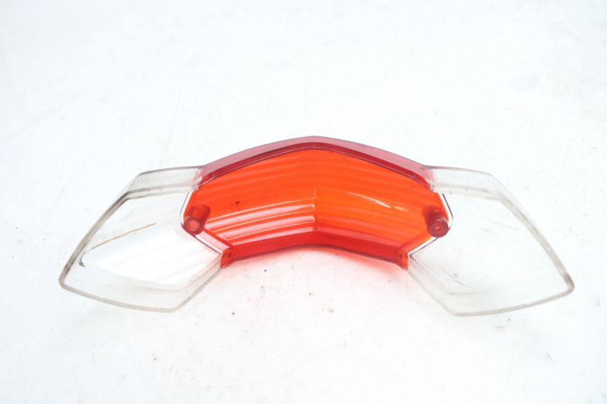 photo de CABOCHON FEU ARRIERE PEUGEOT KISBEE 4T 50 (2010 - 2017) - Gros plan technique