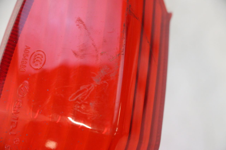 photo de CABOCHON FEU ARRIERE PEUGEOT KISBEE 4T 50 (2018 - 2022) - Vue produit