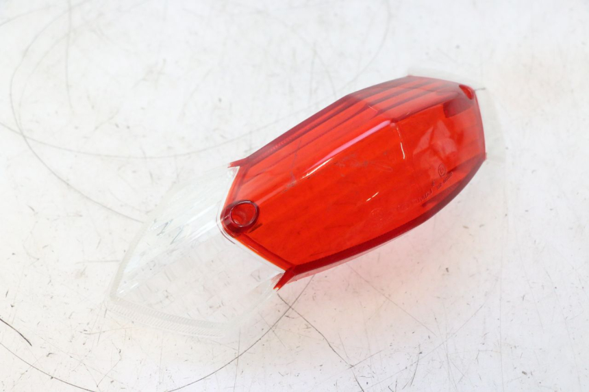 photo de CABOCHON FEU ARRIERE PEUGEOT KISBEE 4T 50 (2018 - 2022) - Zoom état d’usage