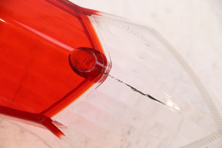 photo de CABOCHON FEU ARRIERE PEUGEOT KISBEE 4T 50 (2018 - 2022) - Vue d’ensemble