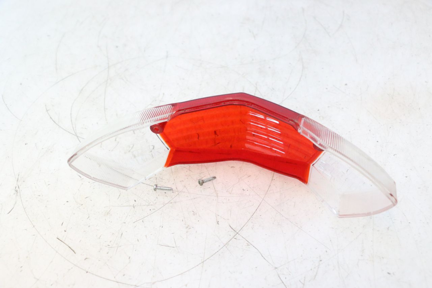 photo de CABOCHON FEU ARRIERE PEUGEOT KISBEE 4T 50 (2018 - 2022) - Points de fixation