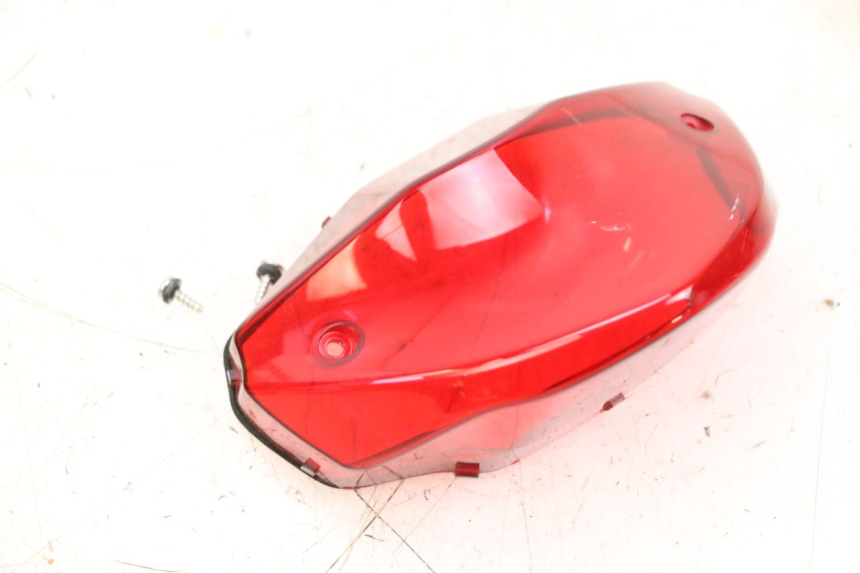 photo de CABOCHON FEU ARRIERE SYM ORBIT 2 4T 50 (2008 - 2017) - Gros plan technique