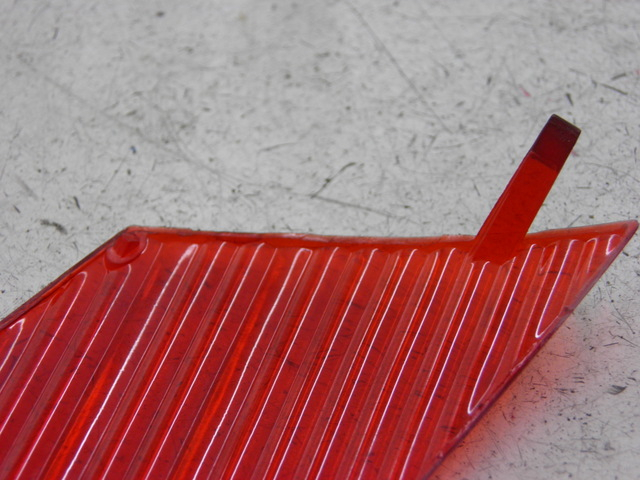 photo de CABOCHON FEU ARRIERE PEUGEOT VIVACITY NEW 2T 50 (2008 - 2017) - Autre angle de vue