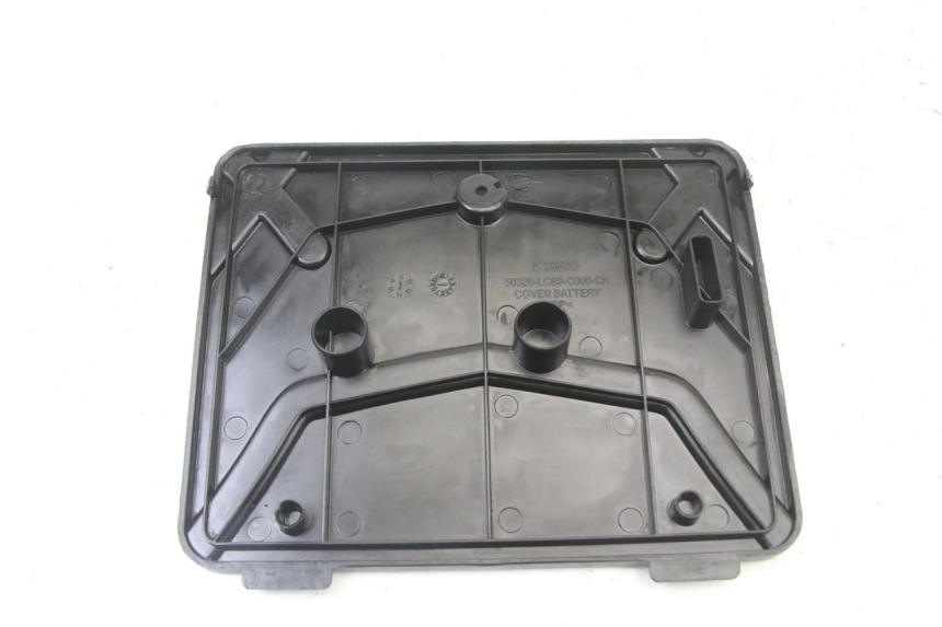 photo de CACHE BATTERIE KYMCO AGILITY 4T 50 (2005 - 2018)