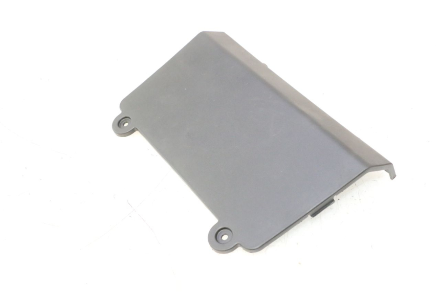 photo de CACHE BATTERIE KYMCO AGILITY CITY 16P 125 (2015 - 2024) - Zoom état d’usage