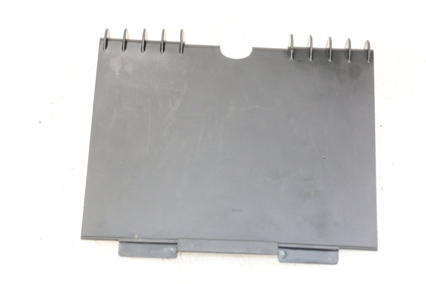 photo de CACHE BATTERIE BMW C1 125 (2000 - 2003) - Détail de la pièce