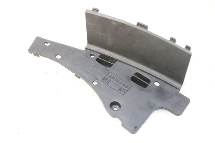 photo de CACHE BATTERIE SUZUKI BURGMAN 125 (2007 - 2014)