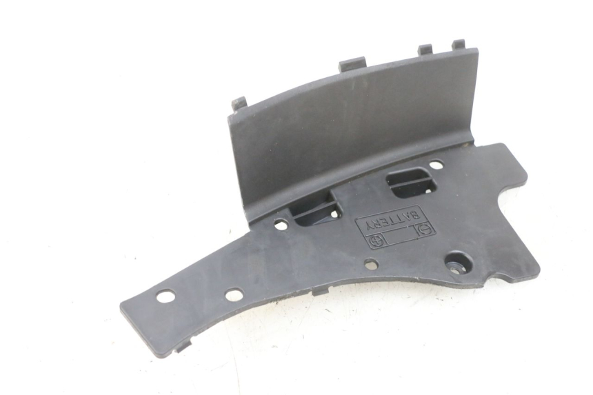 photo de CACHE BATTERIE SUZUKI BURGMAN 125 (2007 - 2014) - Vue principale