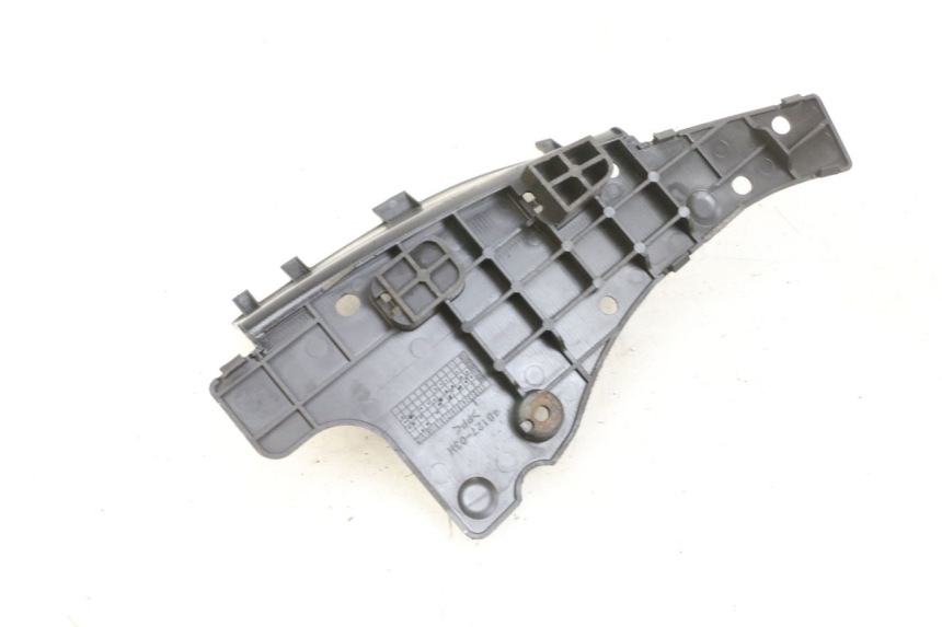 photo de CACHE BATTERIE SUZUKI BURGMAN 125 (2007 - 2014) - Détail de la pièce