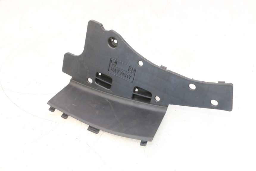 photo de CACHE BATTERIE SUZUKI BURGMAN 125 (2007 - 2014) - Vue principale