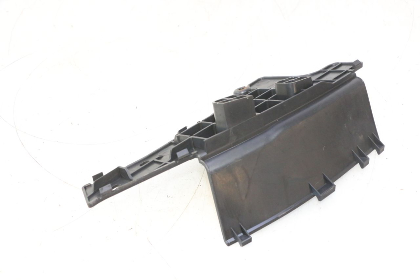 photo de CACHE BATTERIE SUZUKI BURGMAN 125 (2007 - 2014) - Zoom état d’usage