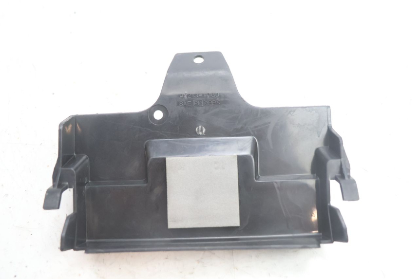 photo de CACHE BATTERIE SUZUKI BURGMAN EXECUTIVE ABS 650 (2006 - 2012) - Autre angle de vue