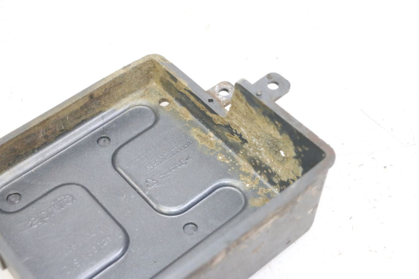 photo de CACHE BATTERIE APRILIA CLASSIC 125 (1995 - 2001)