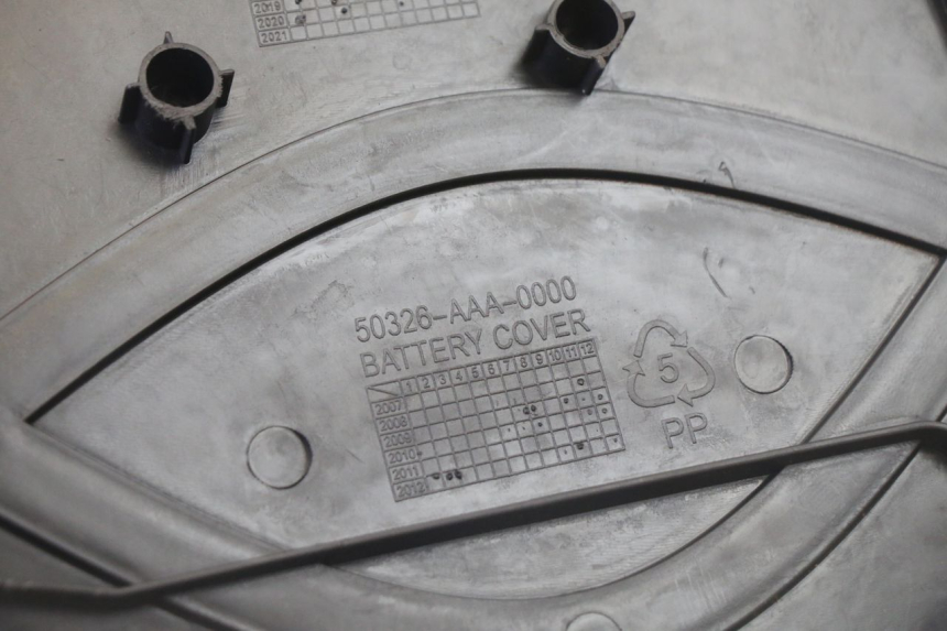 photo de CACHE BATTERIE SYM CROX 4T 50 (2016 - 2023)