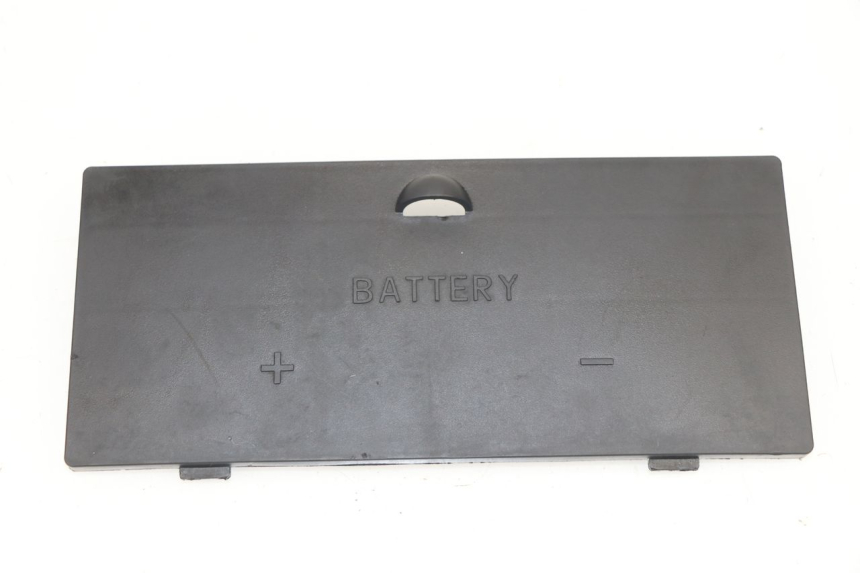 photo de CACHE BATTERIE DAELIM S2 FI 125 (2008 - 2017)