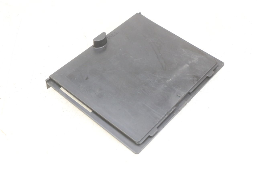 photo de CACHE BATTERIE KYMCO DOWNTOWN ABS 125 (2015 - 2017) - Détail de la pièce