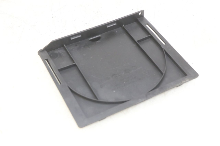 photo de CACHE BATTERIE KYMCO DOWNTOWN ABS 125 (2015 - 2017) - Autre angle de vue