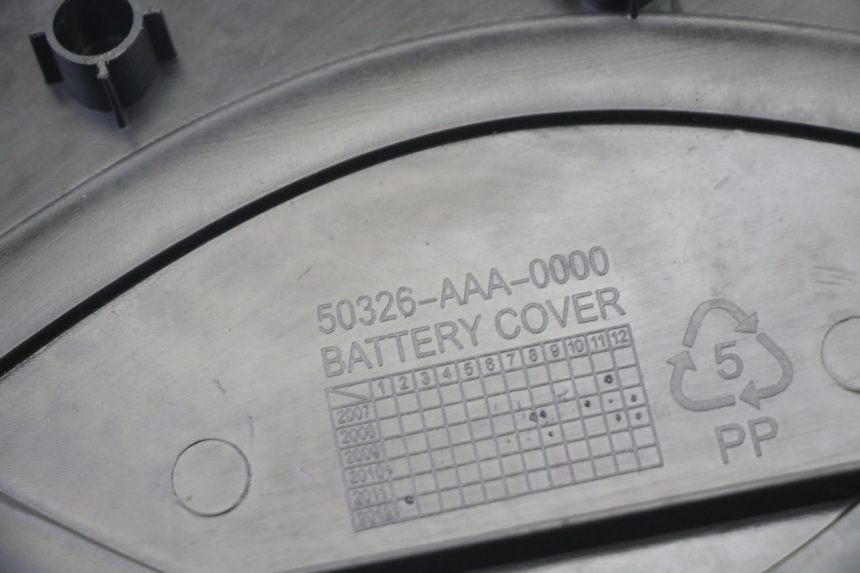 photo de CACHE BATTERIE SYM FIDDLE 2 S 125 (2012 - 2014)