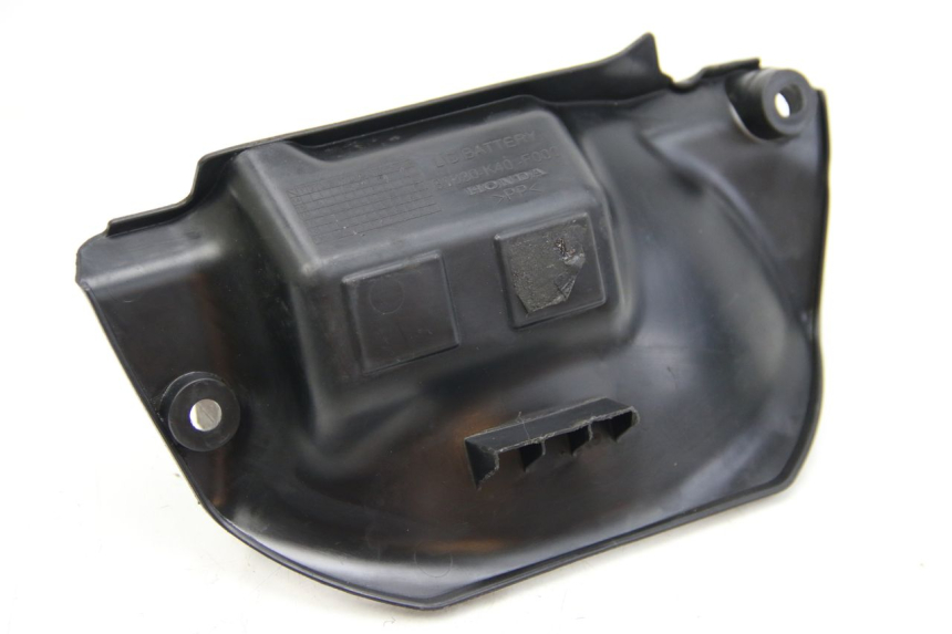 photo de CACHE BATTERIE HONDA FORZA 125 (2015 - 2016)