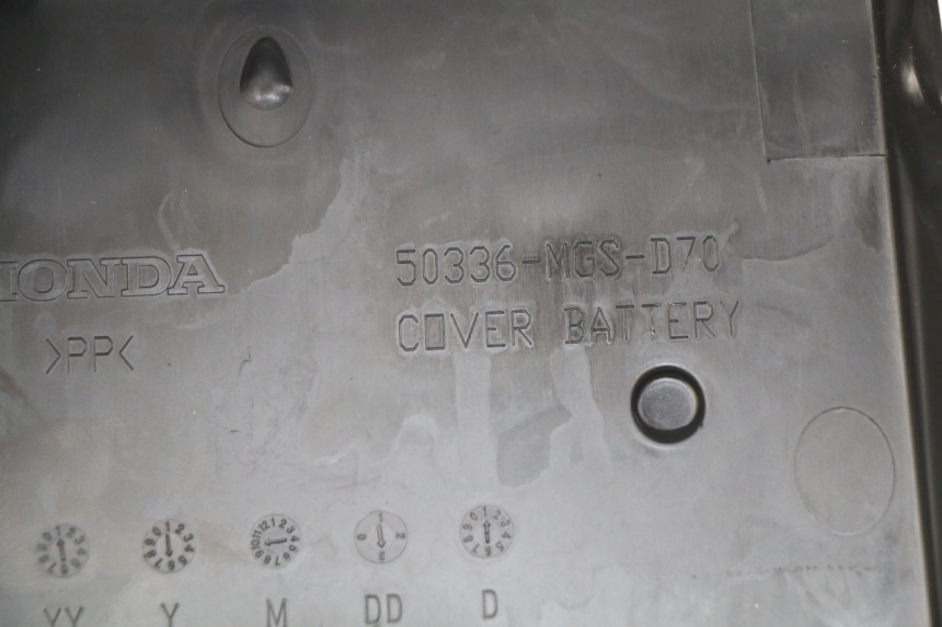 photo de CACHE BATTERIE HONDA INTEGRA NC D 750 (2016 - 2018)