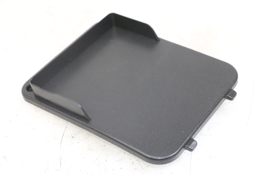 photo de CACHE BATTERIE HYTRACK ST 170 (2020 - 2024)