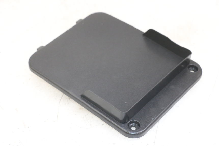 photo de CACHE BATTERIE HYTRACK ST 170 (2020 - 2024)