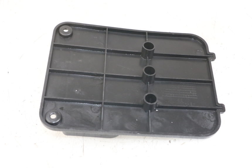 photo de CACHE BATTERIE HYTRACK ST 170 (2020 - 2024)