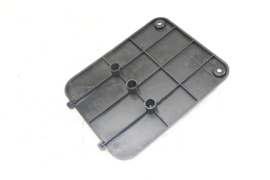 photo de CACHE BATTERIE HYTRACK ST 170 (2020 - 2024)