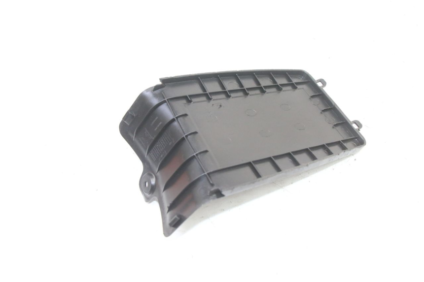 photo de CACHE BATTERIE PEUGEOT KISBEE 2T 50 (2010 - 2017)