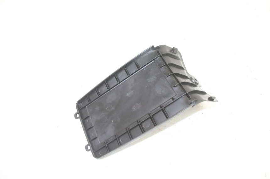photo de CACHE BATTERIE PEUGEOT KISBEE 4T 50 (2018 - 2022)